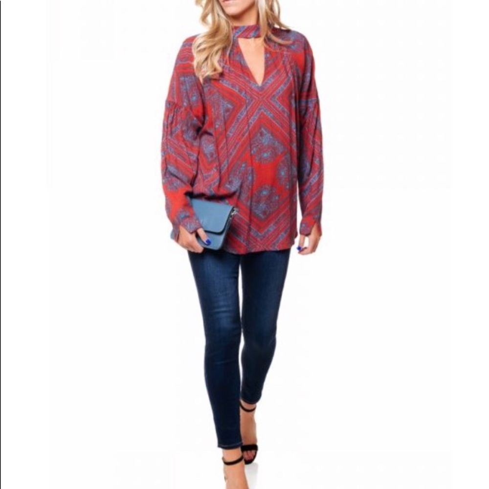 Free People walking on a dream tunic